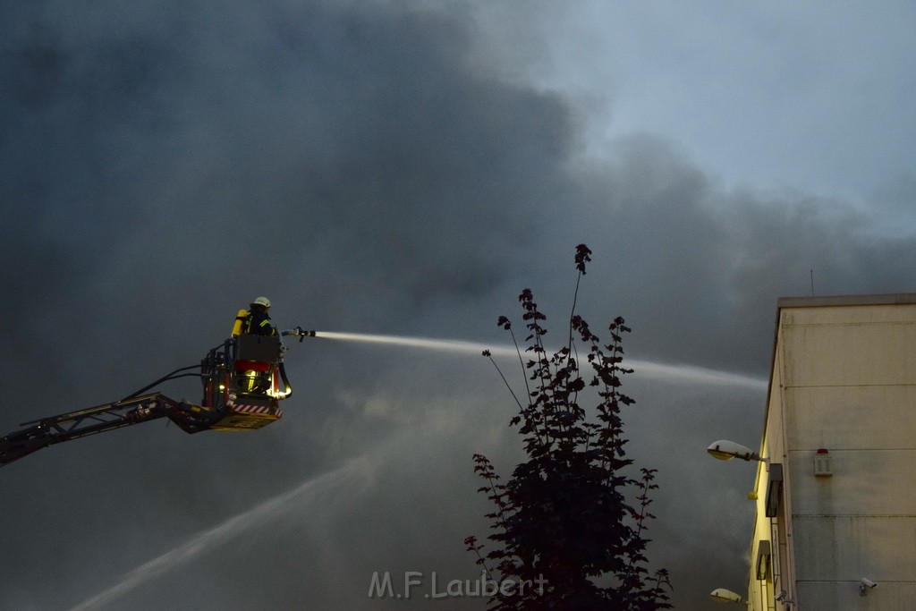 Grossbrand Halle Troisdorf Kriegsdorf Junkersring P378.JPG - Miklos Laubert